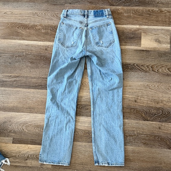 Abercrombie & Fitch Ultra High Rise 90s Straight Jeans - Picture 4 of 4